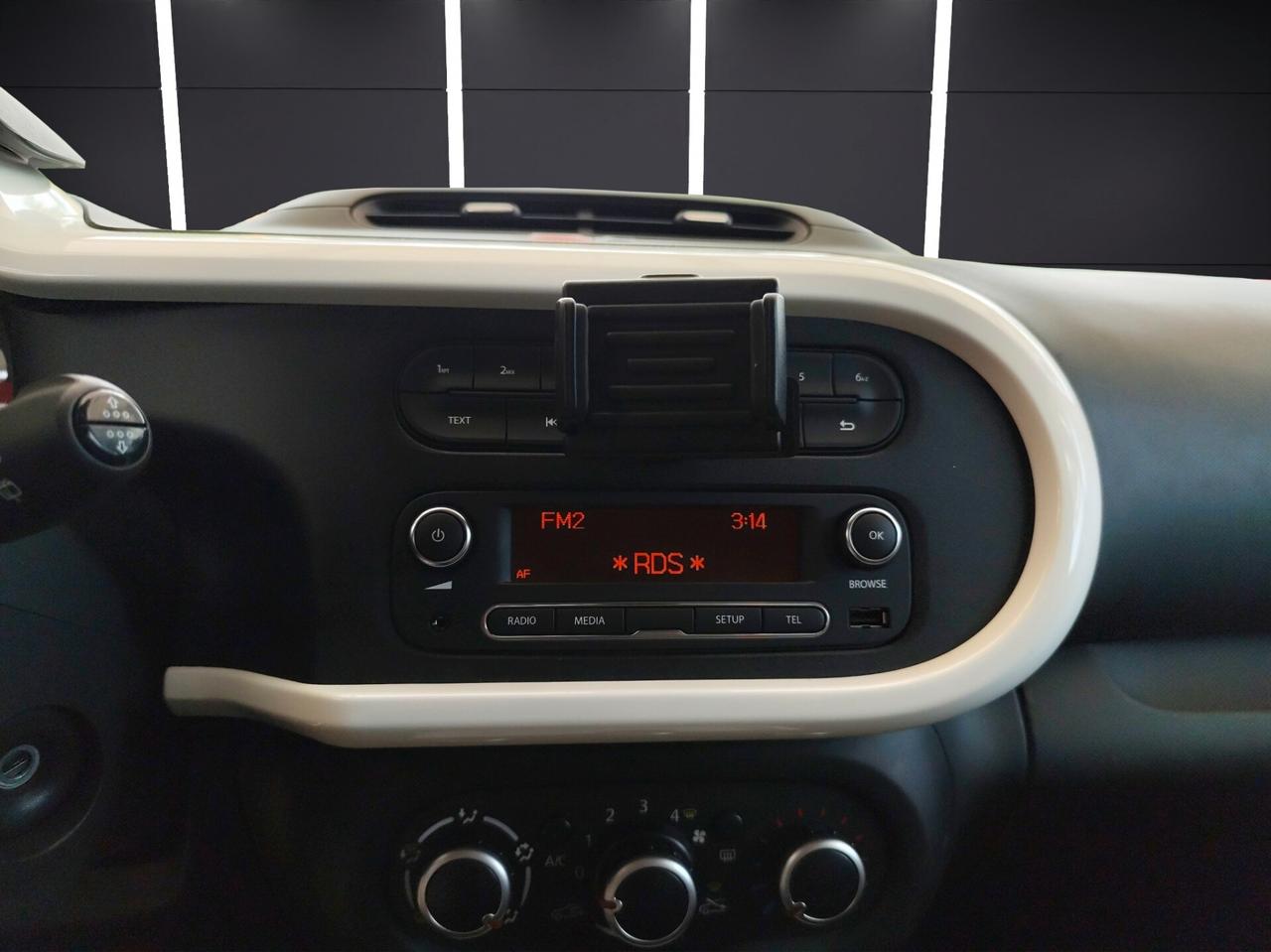RENAULT Twingo 3ª serie Twingo SCe EDC La Pari...