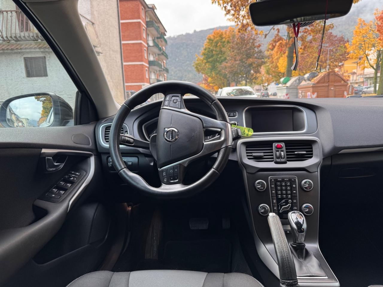 Volvo V40 D2 Geartronic Inscription - VETRI OSCURATI TAGLIANDO COMPLETO EFFETTUATO