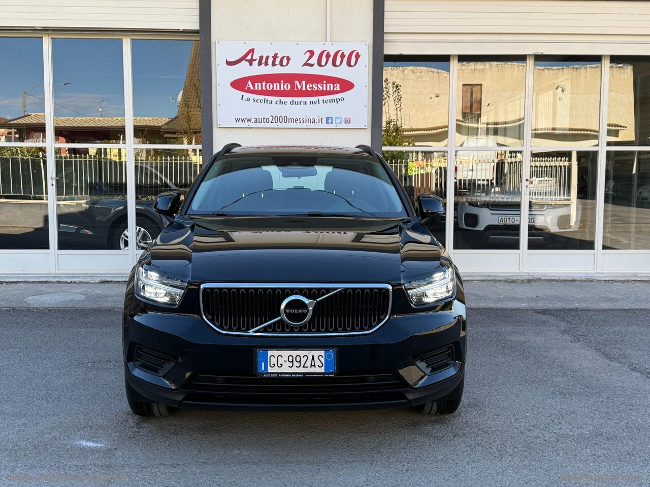 VOLVO XC40 T2 Momentum Core