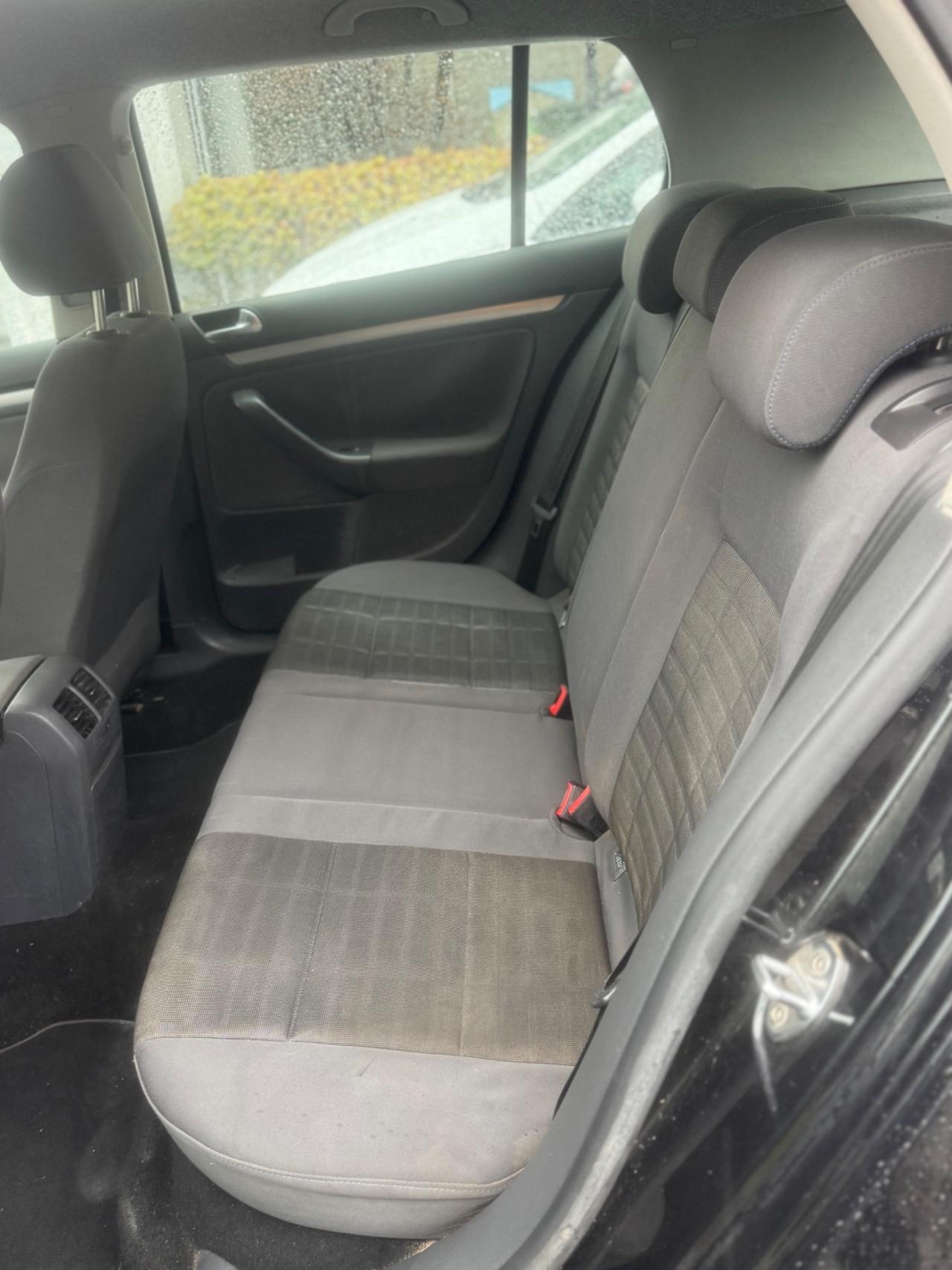 Volkswagen Golf 1.6 16V FSI 5p. Comfortline