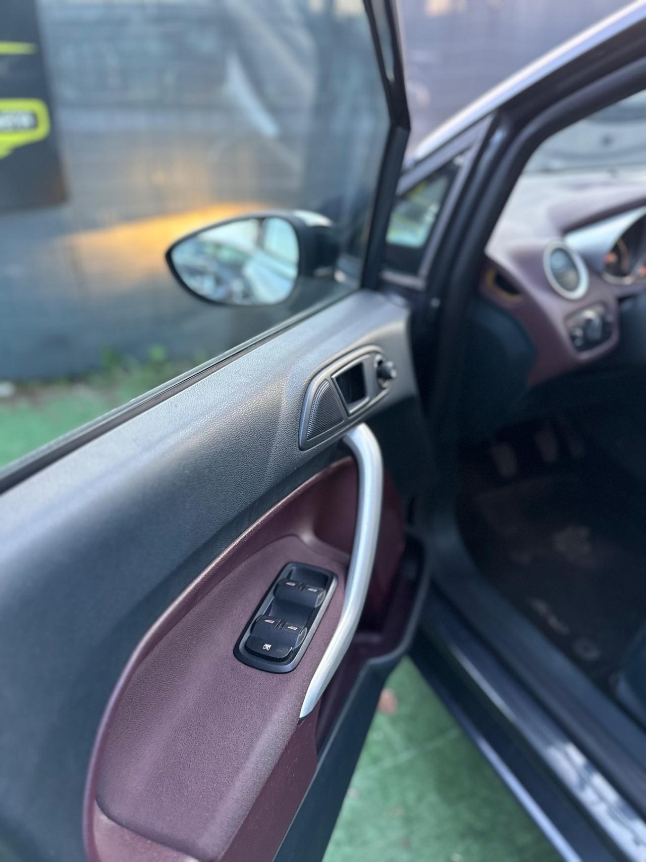 Ford FIESTA 1.4 TDCI TITANIUM UNICOPROPRIETARIO SENSORI FULL