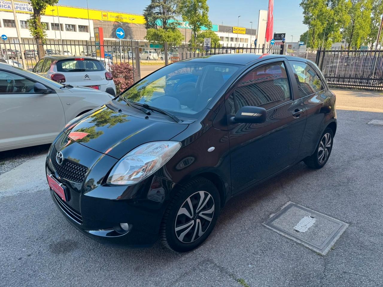 Toyota Yaris 1.0 69CV 3 porte Sol