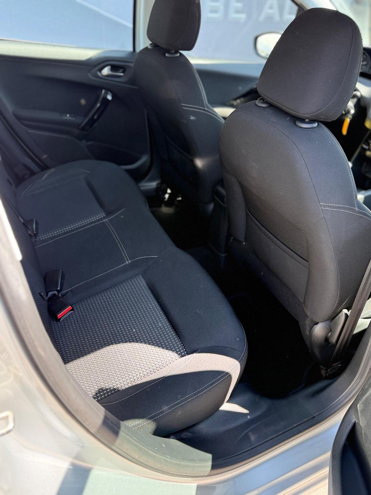 Peugeot 208 BlueHDi 100 5 porte Allure