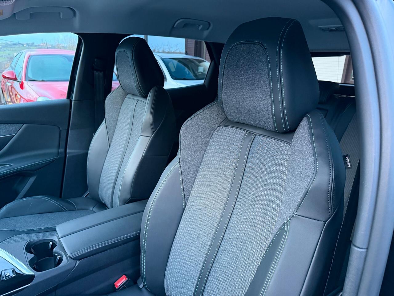 Peugeot 3008 1.5 BLUEHDI 130 cv. AT8 ALLURE PACK (Nav)