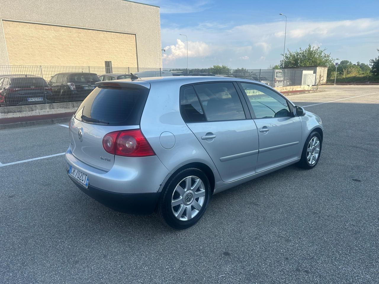 Volkswagen Golf 1.6 16V FSI 5p. Sportline