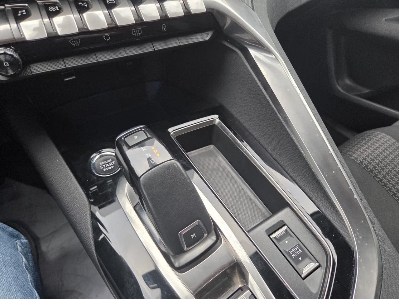 Peugeot 3008 CAMBIO AUTOMATICO 130 CV NESSUN OBBLIGO FINANZIARIO !!