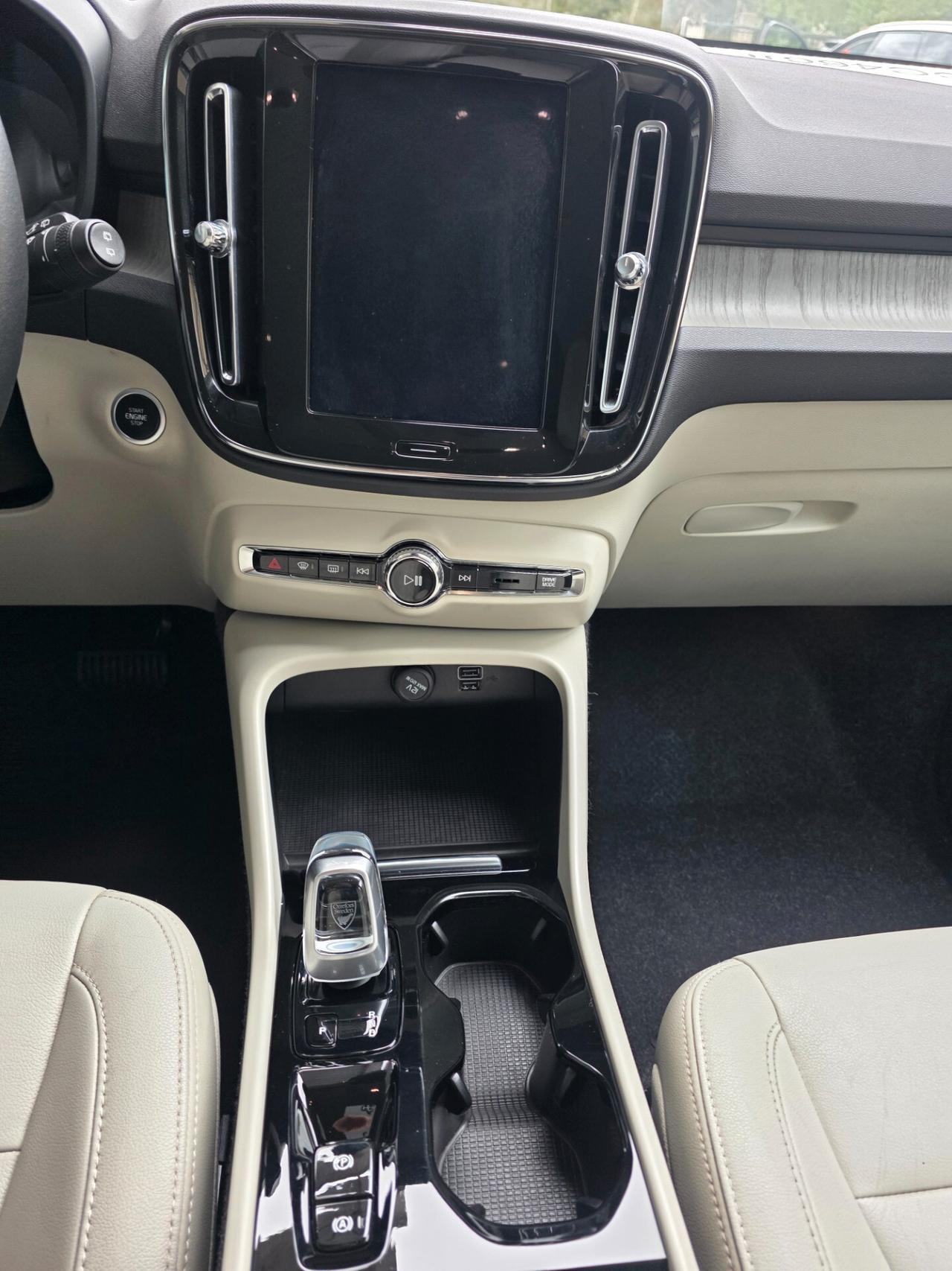 Volvo XC40 D3 AWD Geartronic Inscription N1