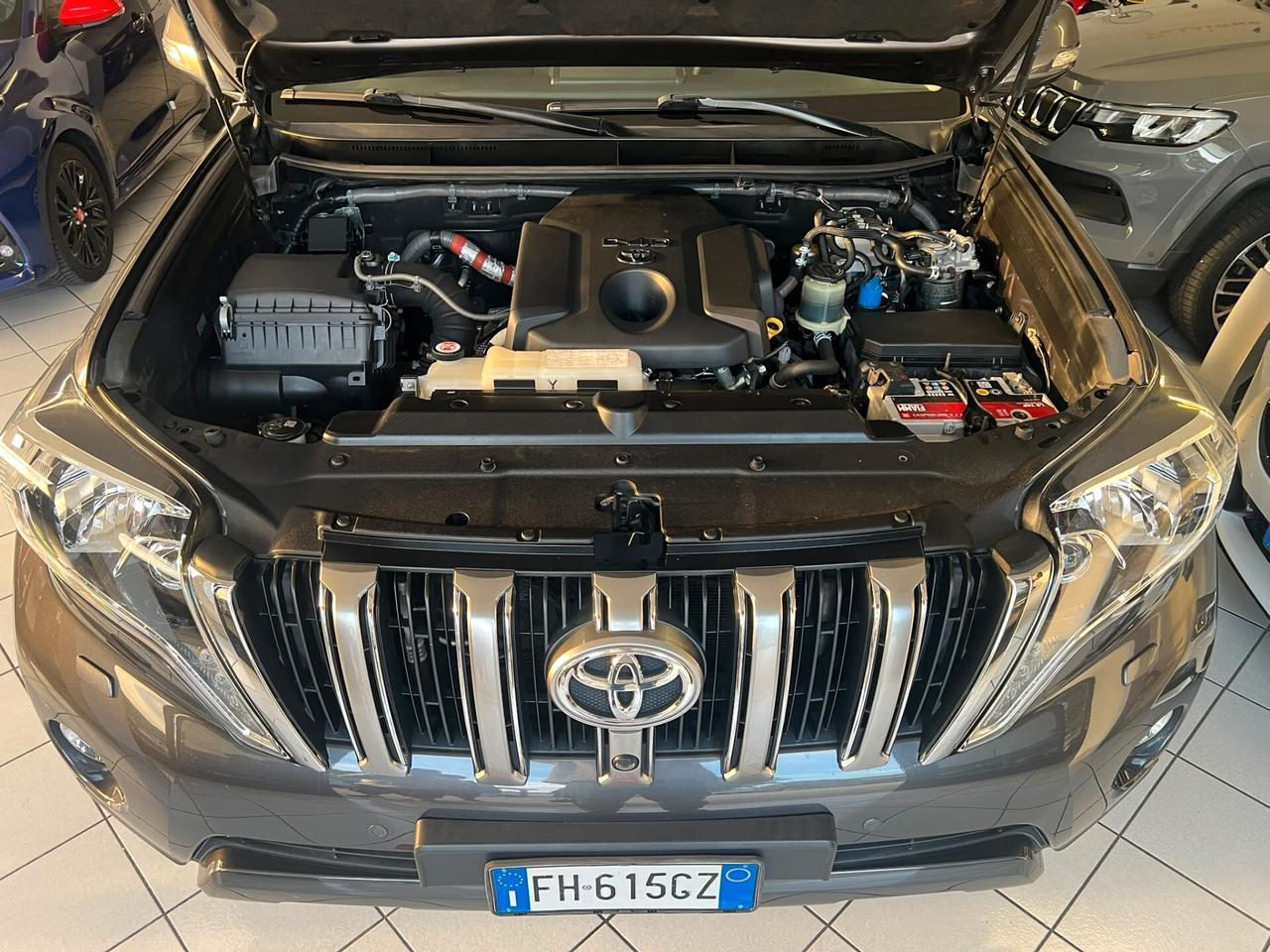 Toyota Land Cruiser 5p 2.8 d-4d Lounge AUTOMATICA + GANCIO TRAINO IVA ESCLUSA
