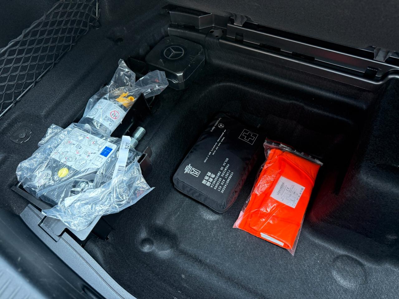 Mercedes-benz C 200 Sport 26000KM!!!