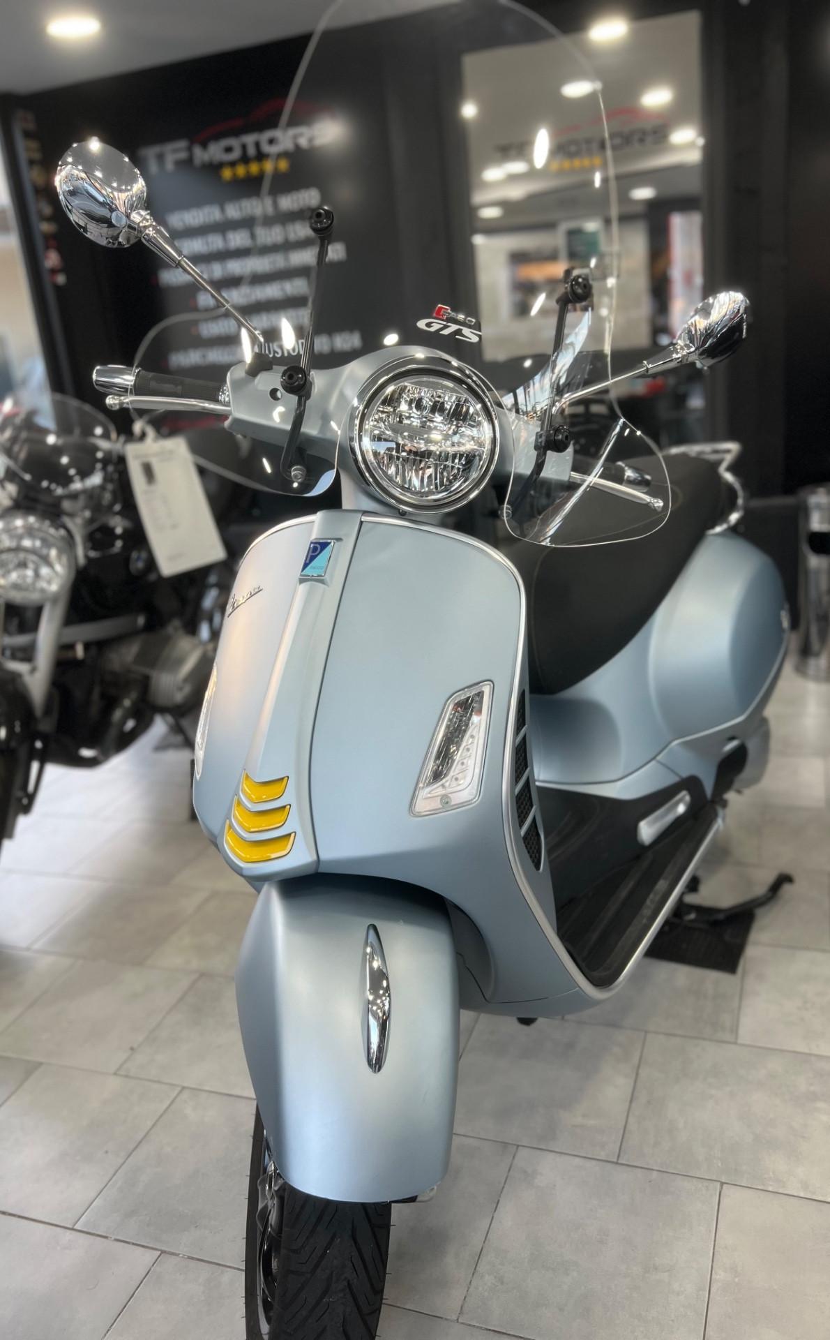 Piaggio Vespa 300 GTS SUPER TECH - 2022