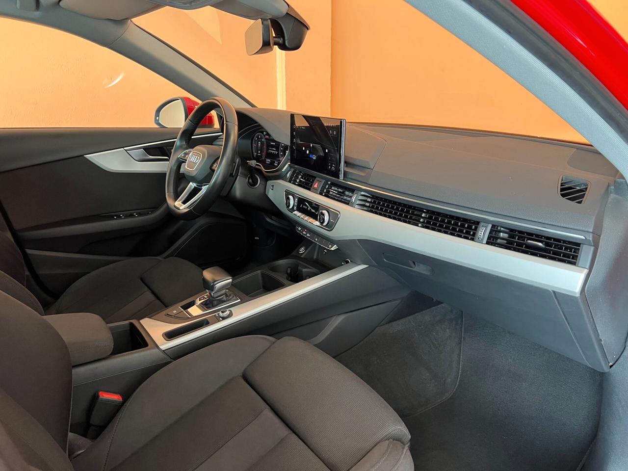 Audi A4 Avant 35 TDI/163 CV S tronic Business Advanced