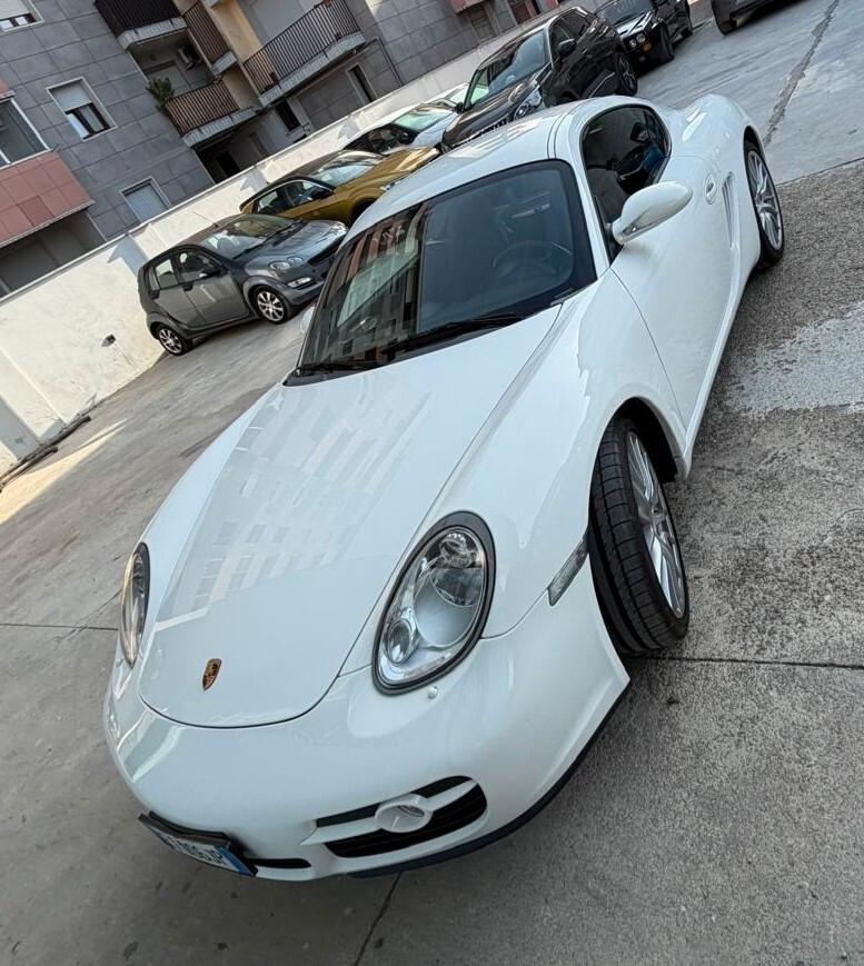Porsche Cayman 2.7