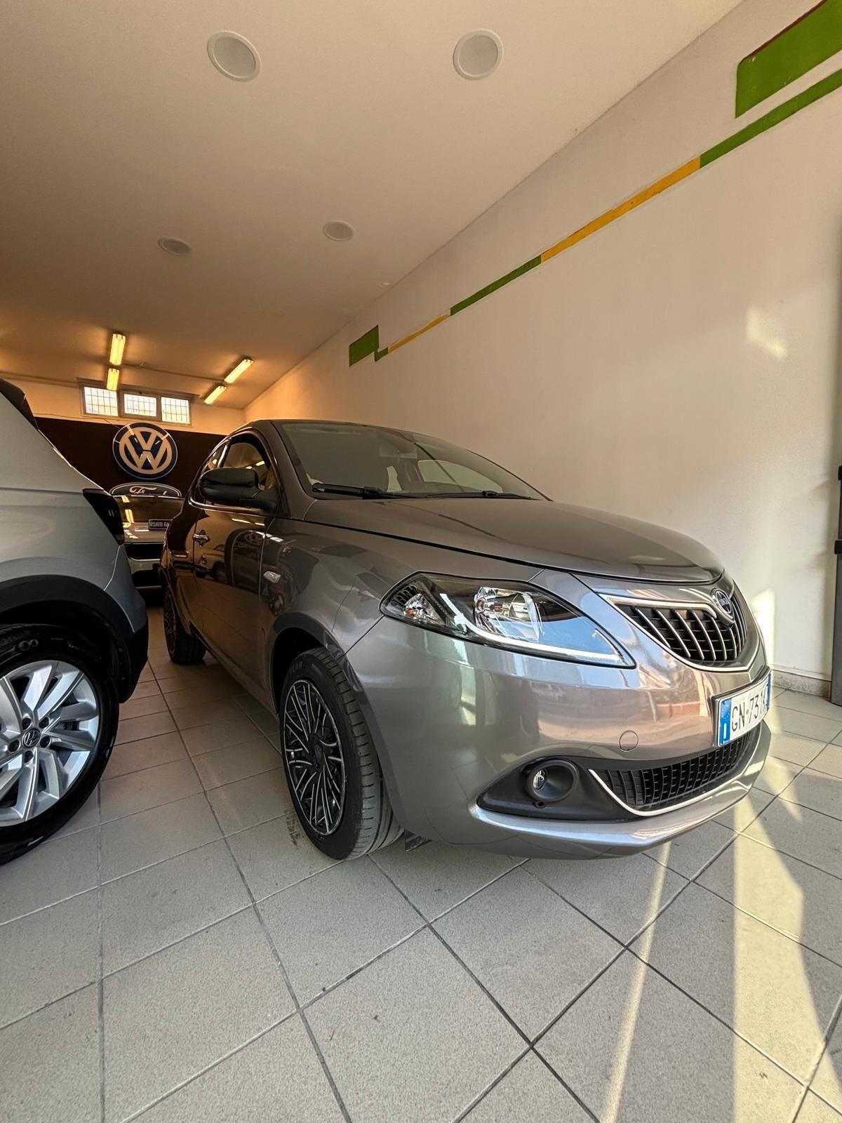 Lancia Ypsilon 1.0 FireFly 5 porte S&S Hybrid Gold Plus