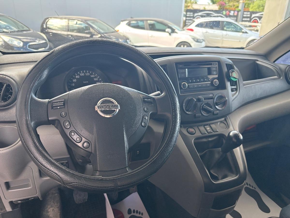 NISSAN NV200