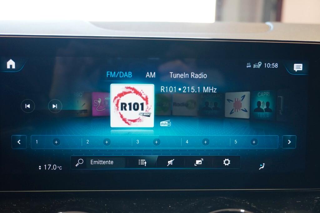 MERCEDES-BENZ GLA 180D 115CV AUTOMATIC BUSINESS SOLUTION ( CRUISE - PELLE - NAVI PREMIUM - PARK ASSIST - TELECAMERA POST. )