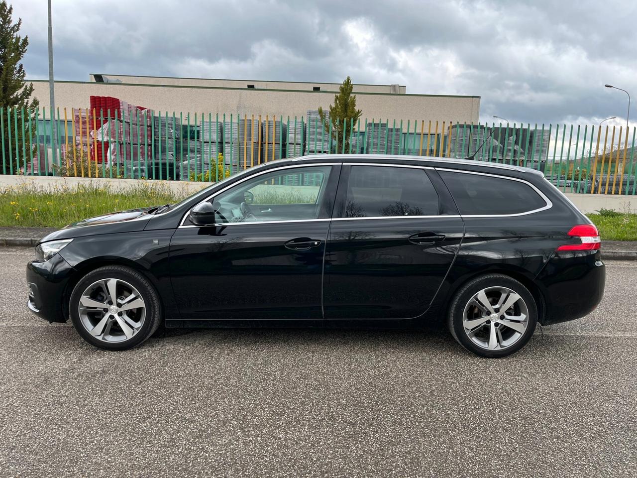 Peugeot 308 BlueHDi 130 cv SW edition