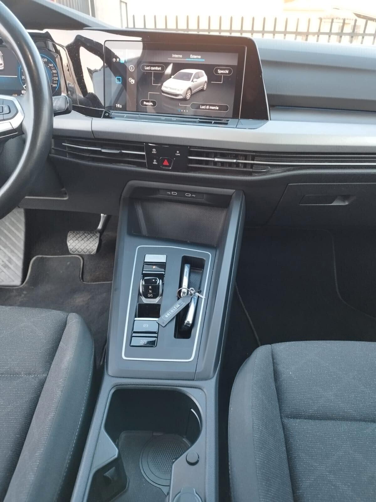 Volkswagen Golf 1.0 eTSI EVO DSG Life