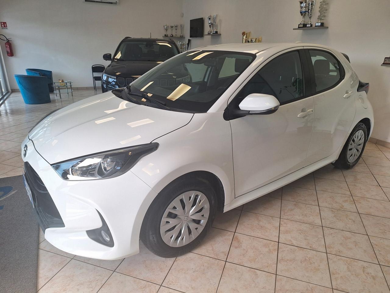 Toyota Yaris 1.5 Hybrid 5 porte Business