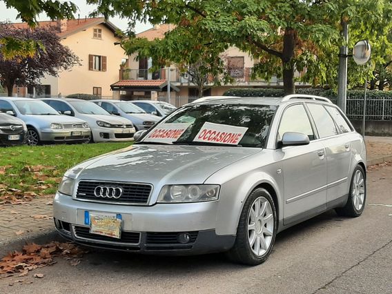 Audi A4 2.5 V6 TDI/180 CV cat Avant quattro A 1.599 EURO