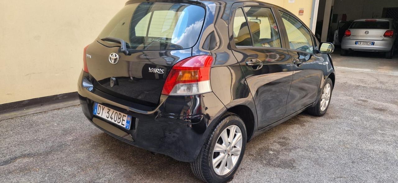 Toyota Yaris 1.0 5 porte Sol