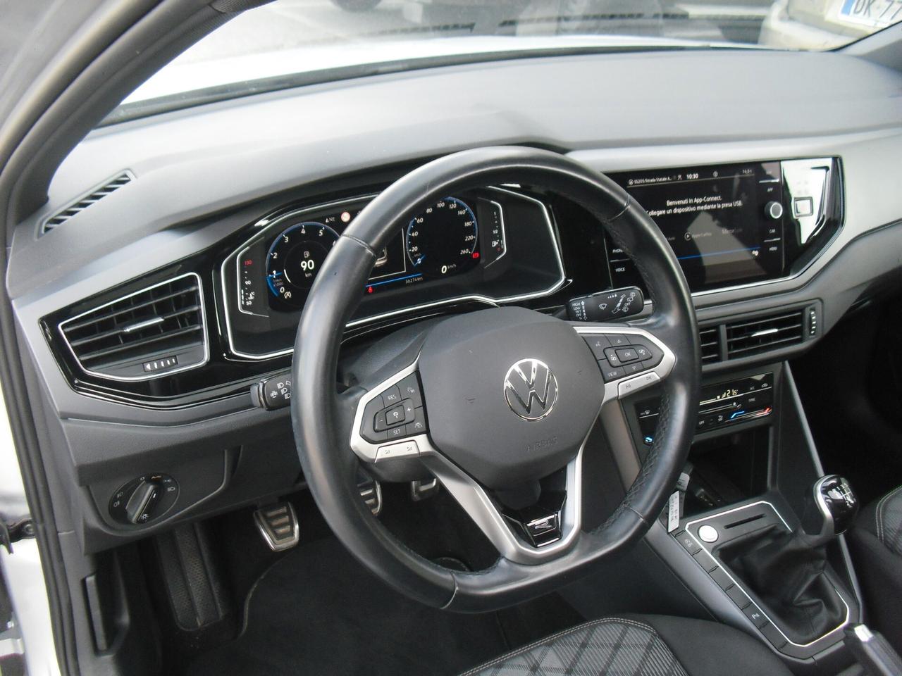 Volkswagen Taigo 1.0 TSI 110 CV R-Line TETTO APRIBILE, FULL OPTIONAL!!