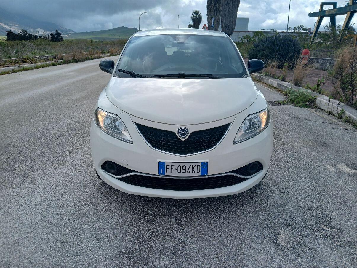 Lancia Ypsilon Gold 5 posti