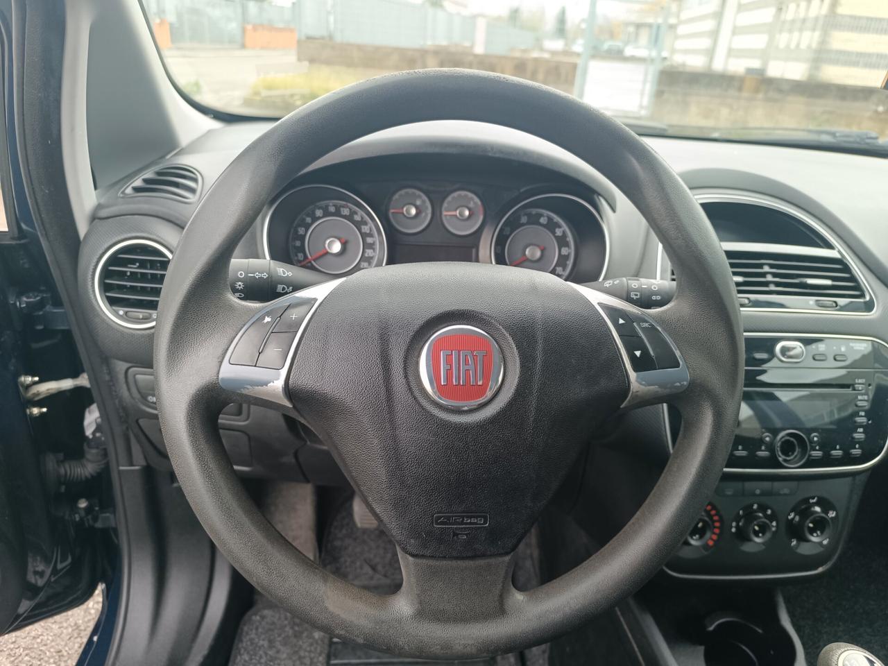 Fiat Punto 1.4 natural Power 2015 SOLO 134.000 KM