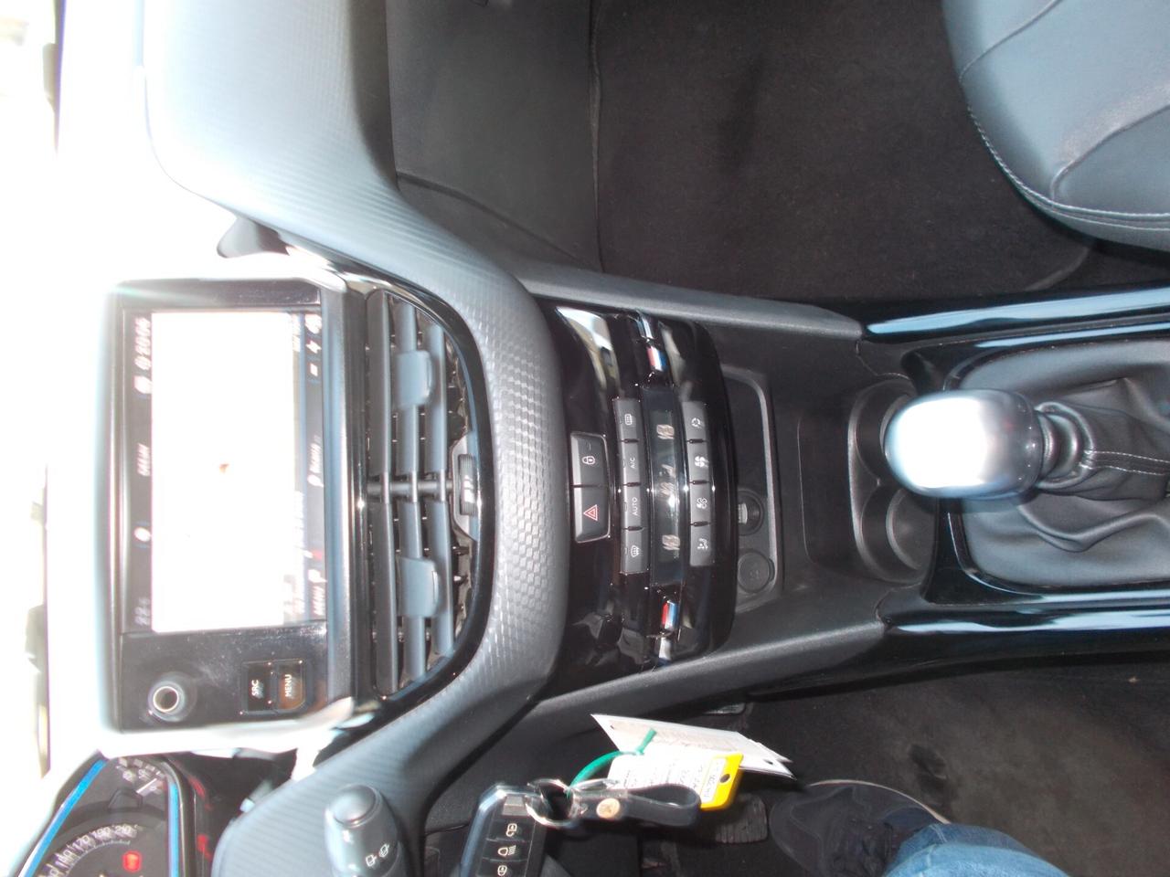Peugeot 2008 BlueHDi 100 S&S Allure