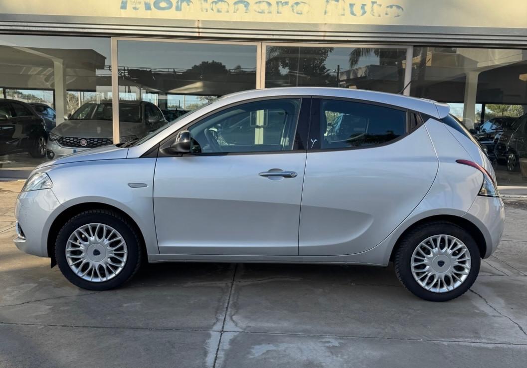 Lancia Ypsilon 1.2 69 CV 5 porte Gold