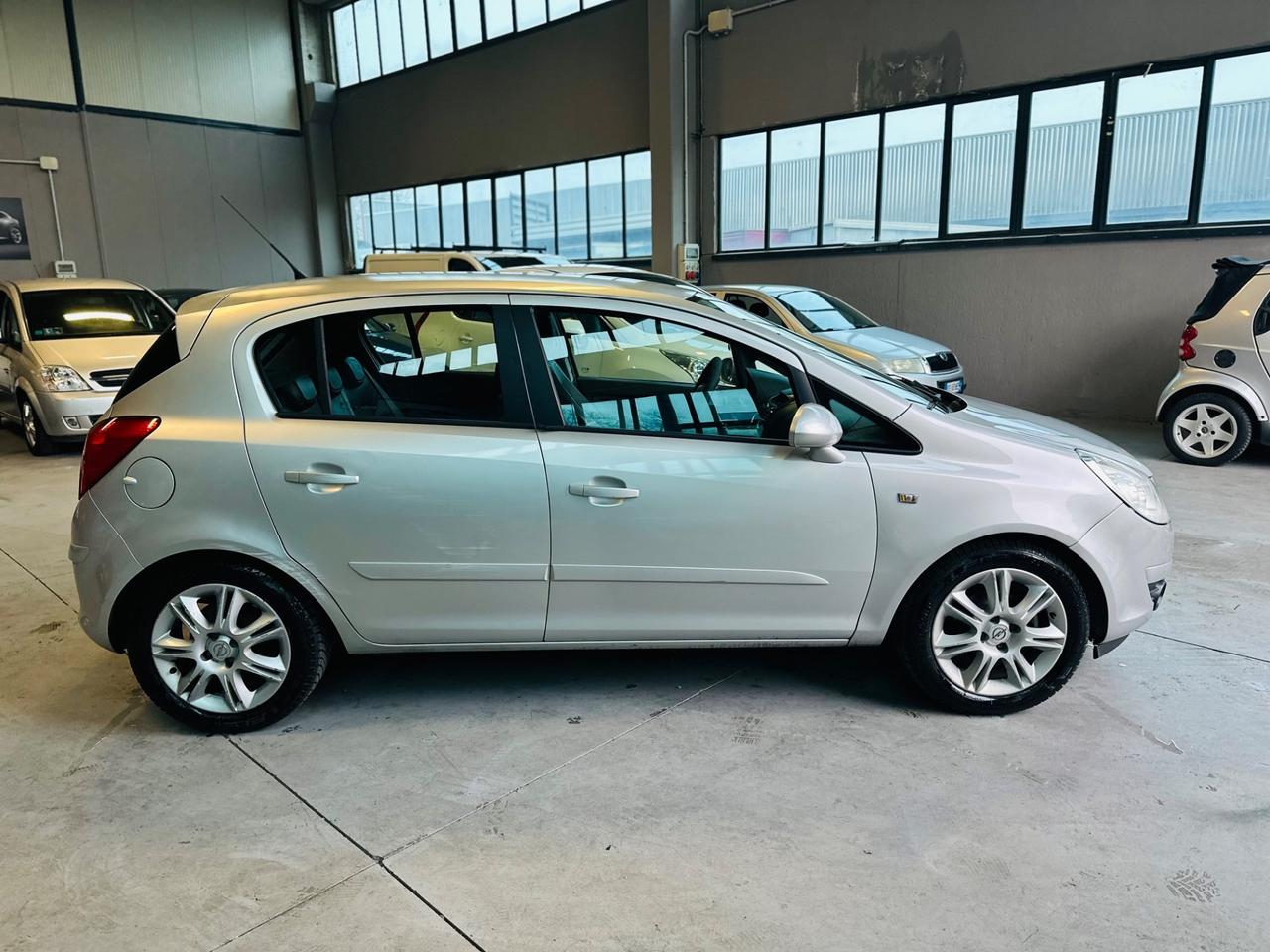 Opel Corsa 1.2 5 porte Cosmo