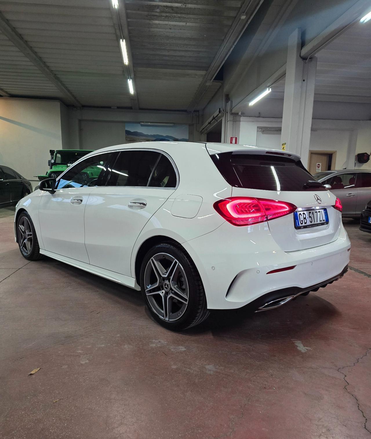 Mercedes A180 Premium AMG BlackNight UNICA