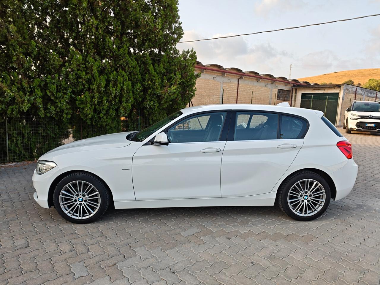 Bmw 118 118d 5p. Urban