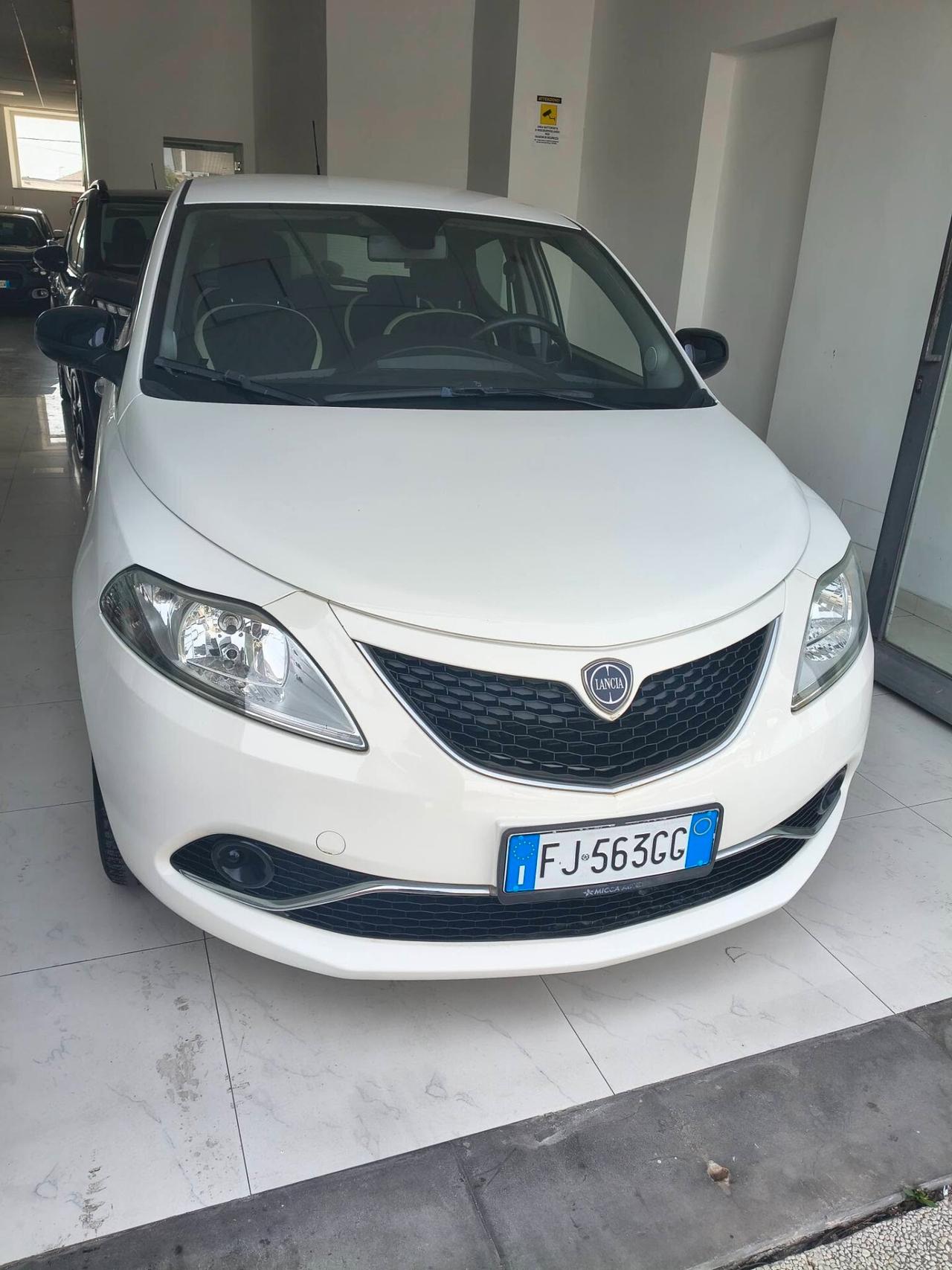 Lancia Ypsilon 1.3 MJT 16V 95 CV 5 porte S&S Silver