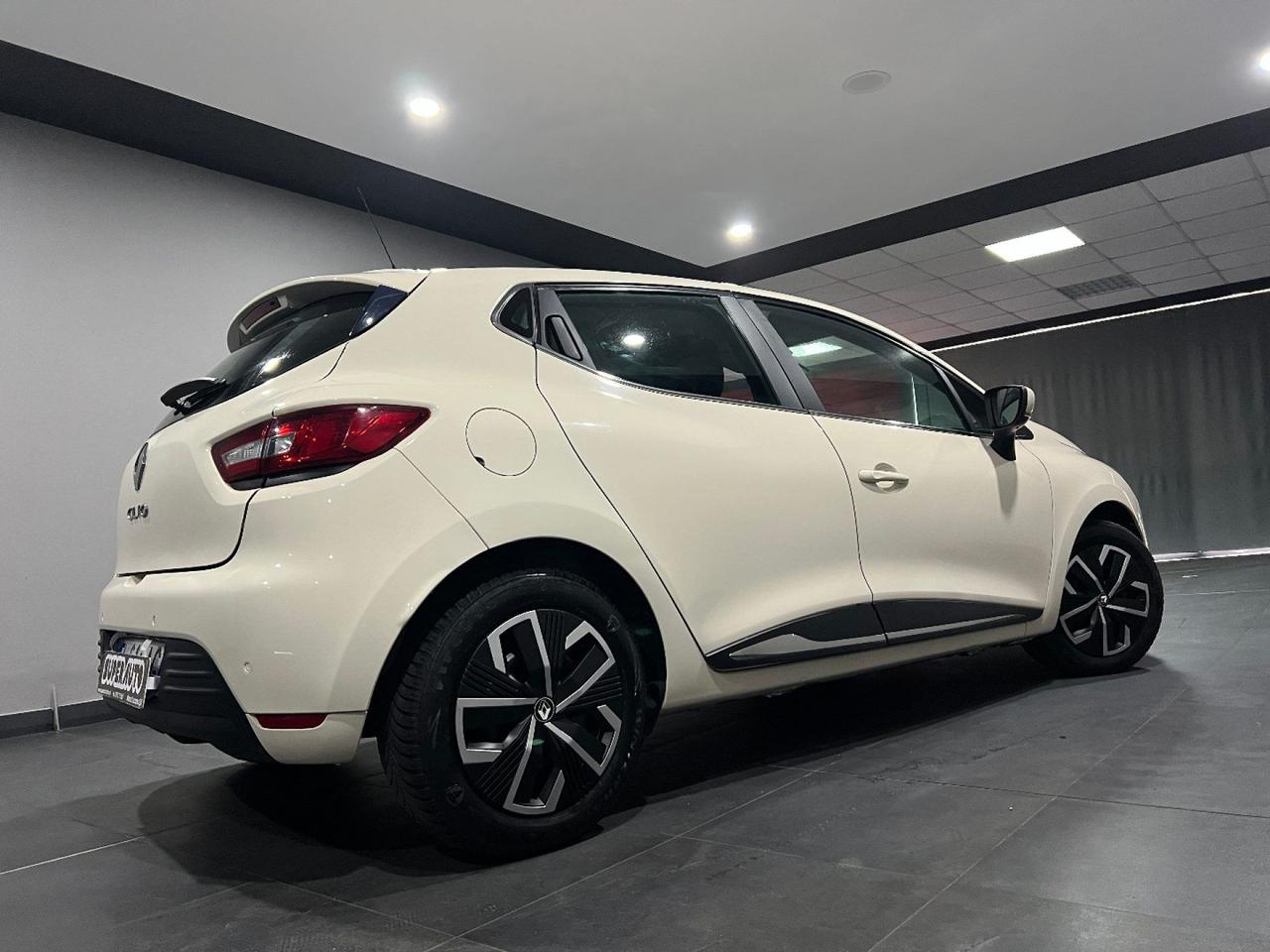 Renault Clio dCi 8V 75 CV Start&Stop 5 porte Energy Intens