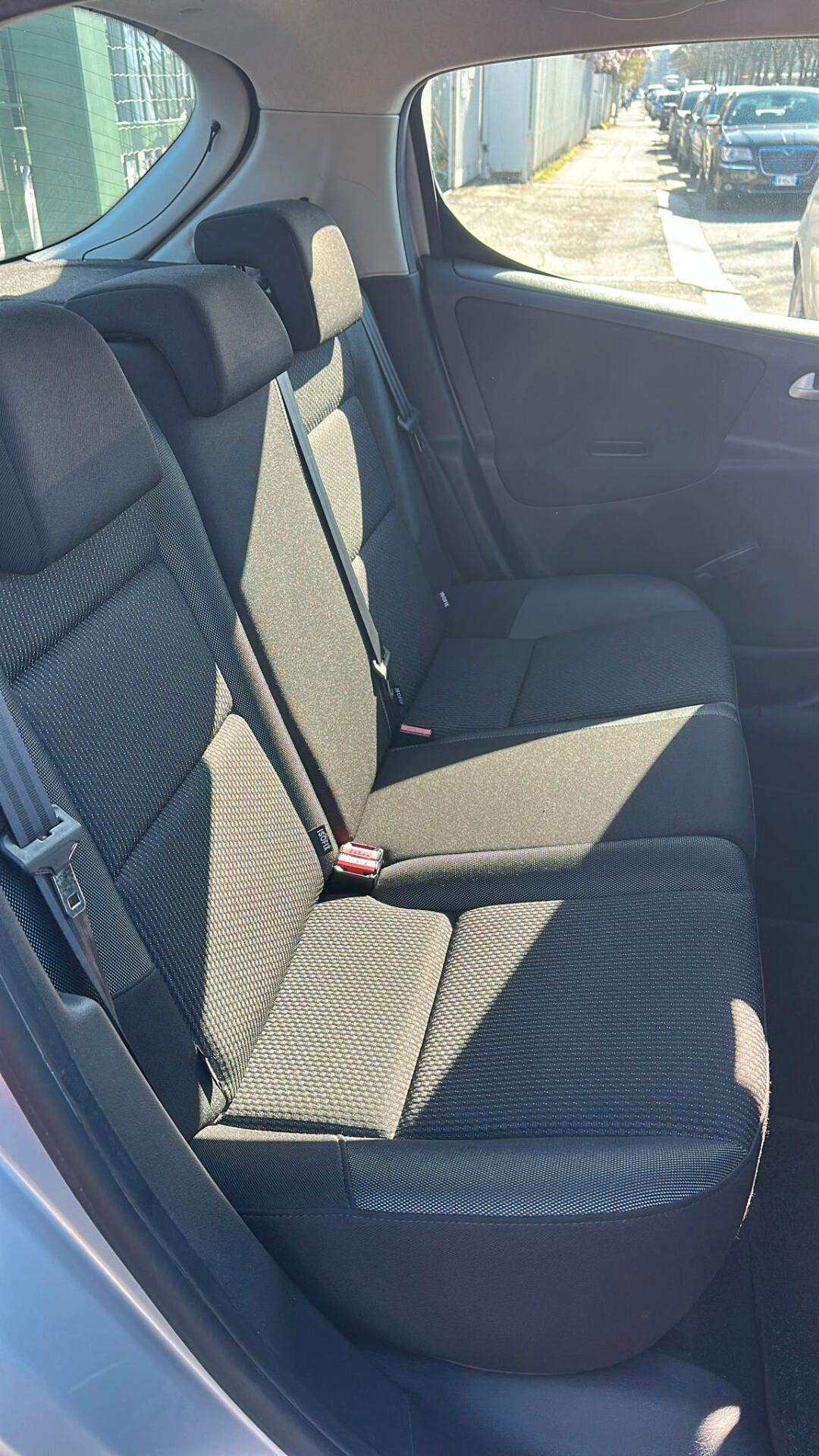 Peugeot 207 Plus 1.4 HDi 70CV 5 porte