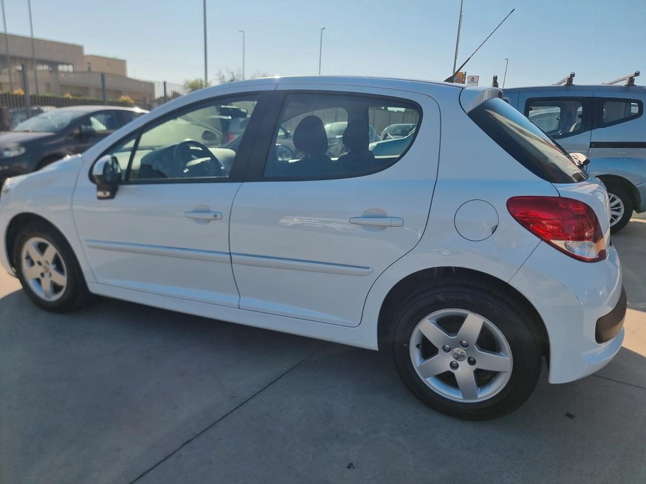 Peugeot 207 1.4 HDi 70CV 5p. Energie