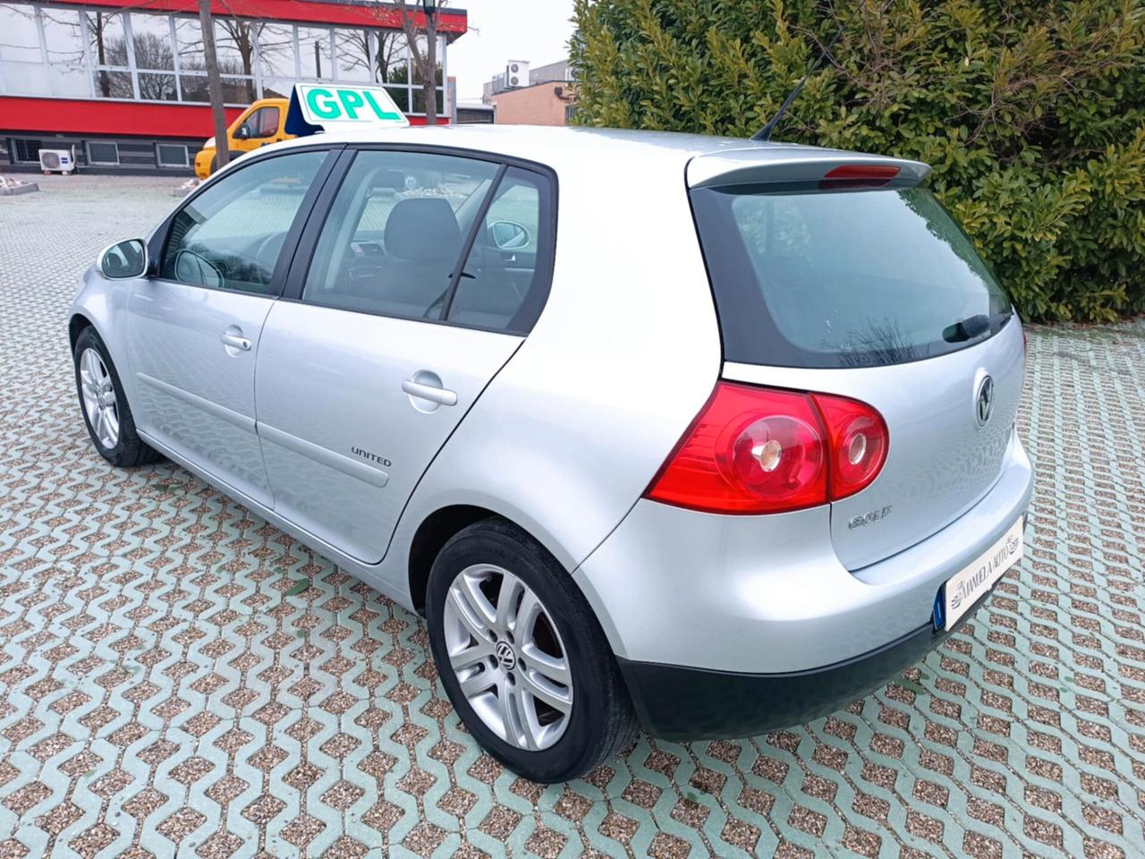 Volkswagen Golf 5 1.6 GPL 5p.