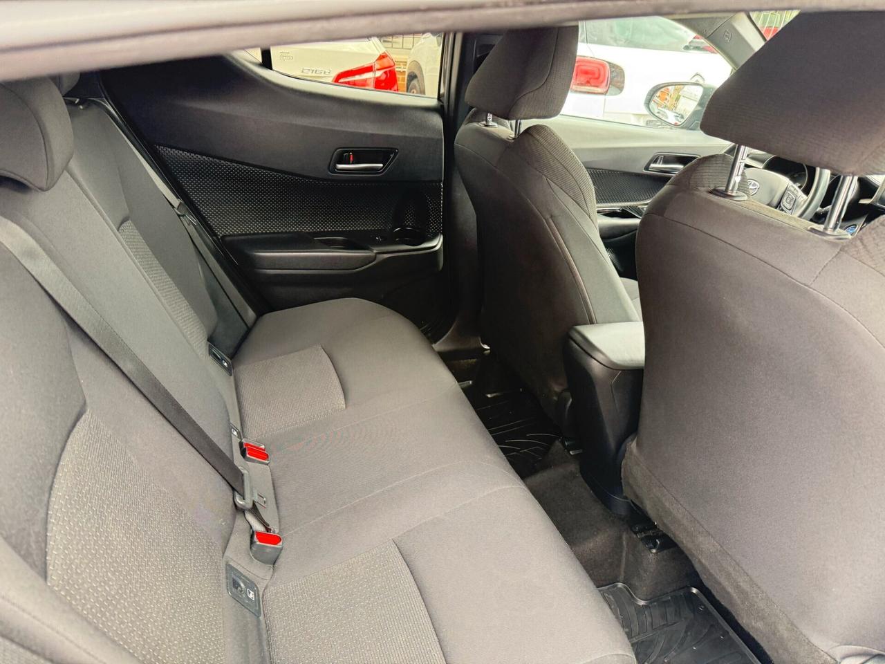 Toyota C-HR 1.8 Hybrid E-CVT Lounge