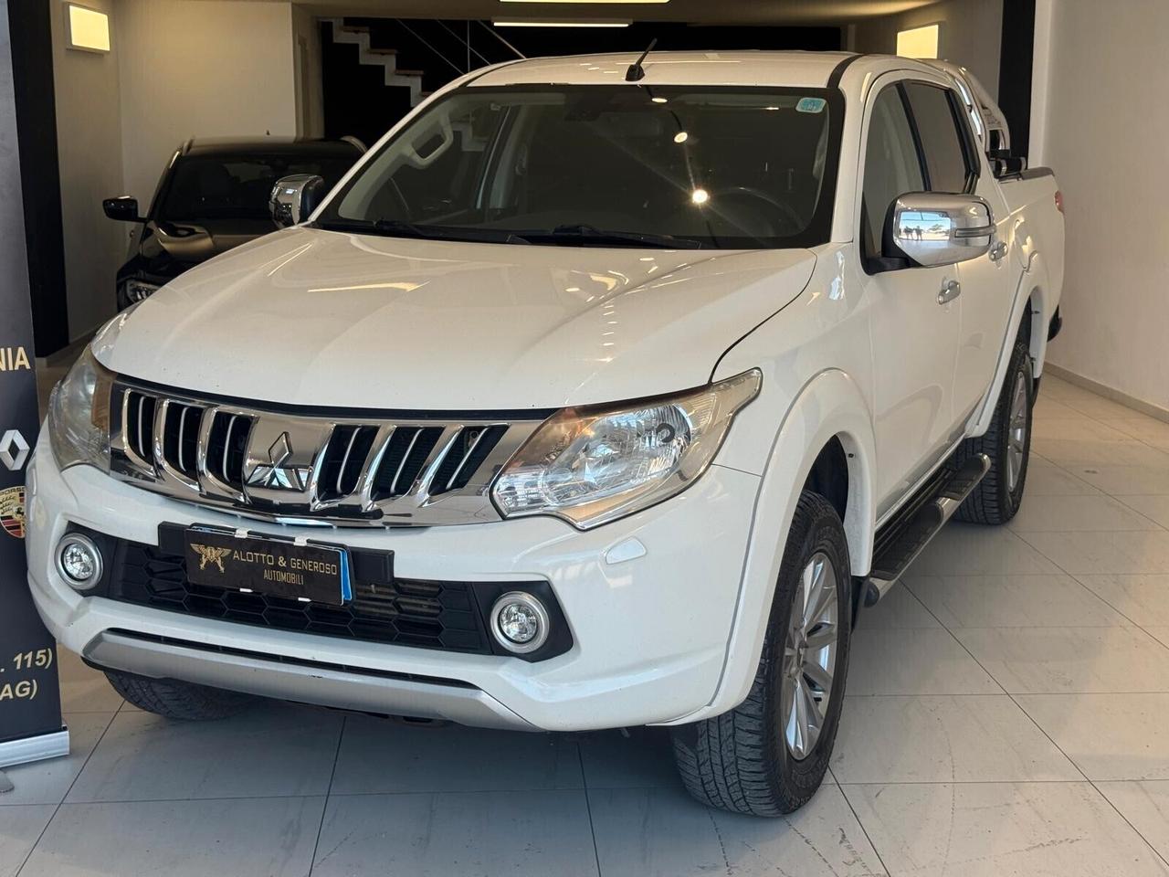 Mitsubishi L200 2.4 DI-D/181CV Club Cab Intense Hp Mivec SDA