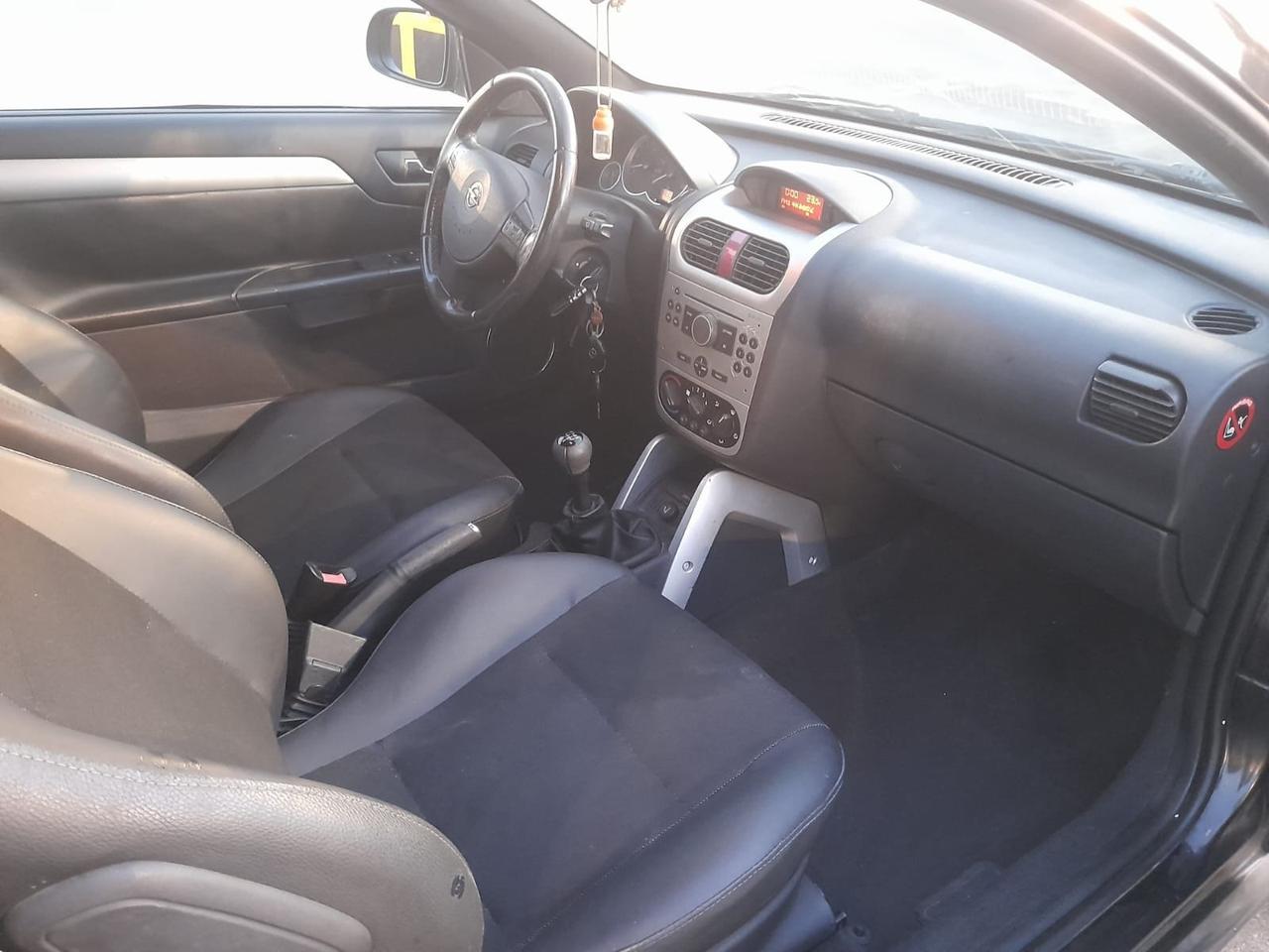 Opel Tigra TwinTop 1.4 16V First Edition