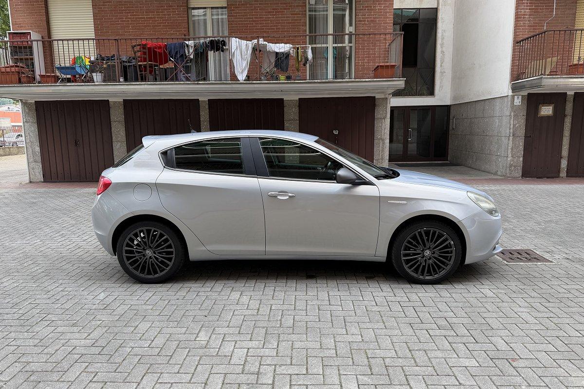 ALFA ROMEO Giulietta 1.6 JTDm-2 105 CV Distinctive