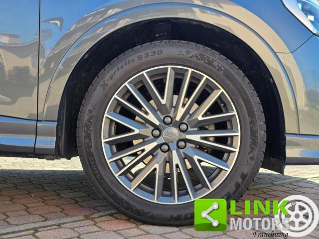 AUDI Q3 35 TFSI 150 CV S Tronic S Line Identity Black