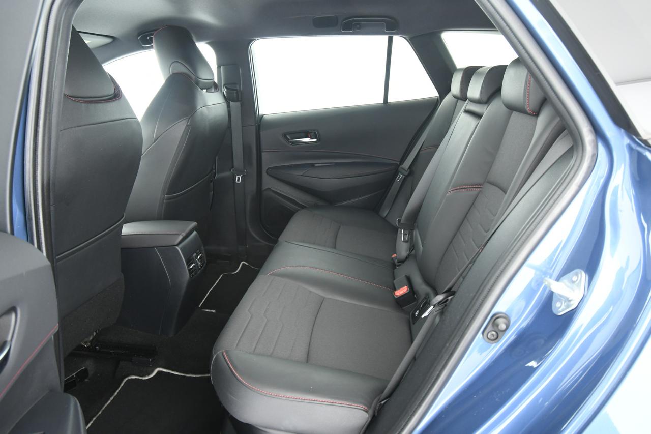 TOYOTA Corolla Touring Sports 2.0h Lounge cvt CAMERA+ALCANTARA+ACC