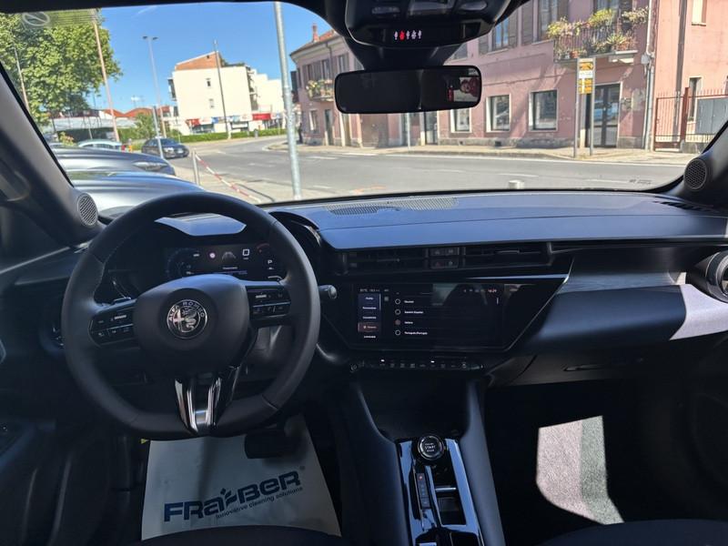 Alfa Romeo Junior 1.2 ibrida 145 cv edct6 FULL LED-APP CONNECT-17"