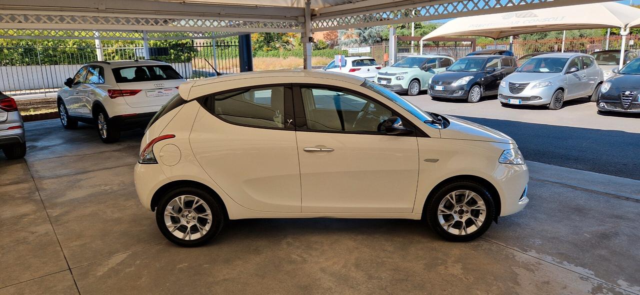 Lancia Ypsilon 1.2 69cv Platinum **35.000km**