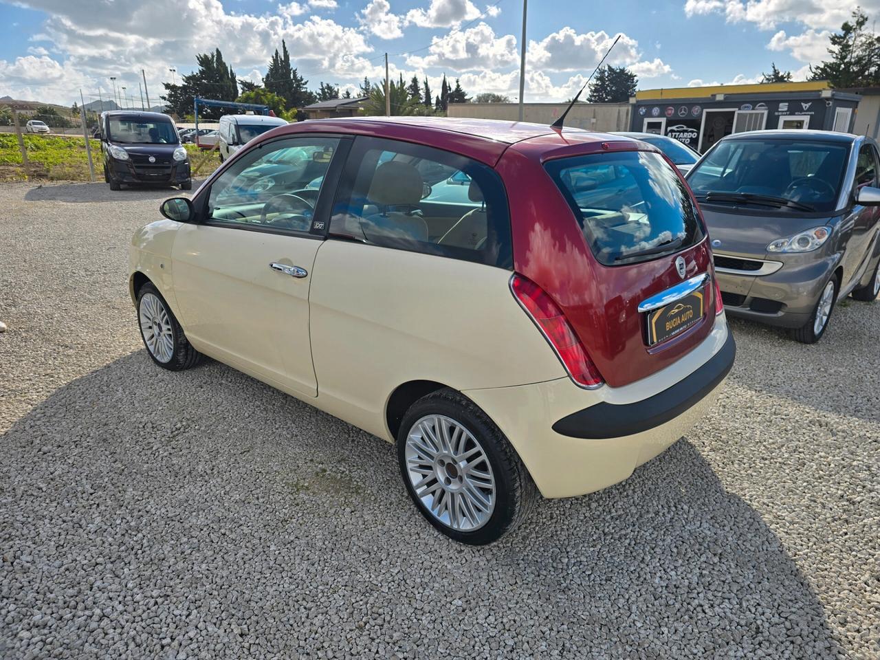 Lancia Ypsilon 1.3 MJT 75 CV Argento