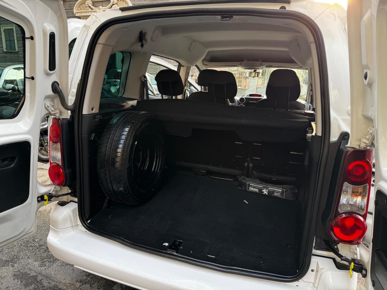 Peugeot Partner Tepee BlueHDi 100 4x4 Active Traction Control