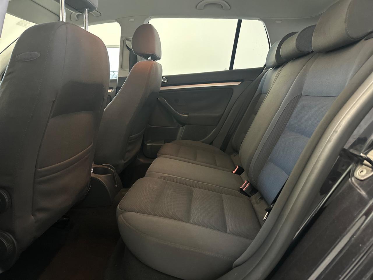 Volkswagen Golf 1.6 16V FSI 5p. Sportline NEOPATENTATI