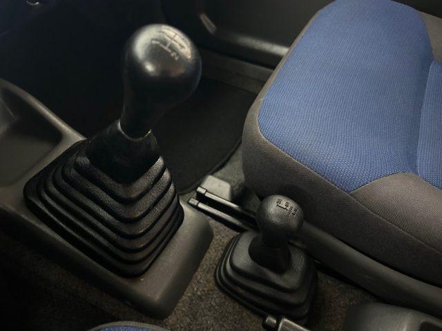 SUZUKI Jimny 1.3i 16V cat 4WD JLX