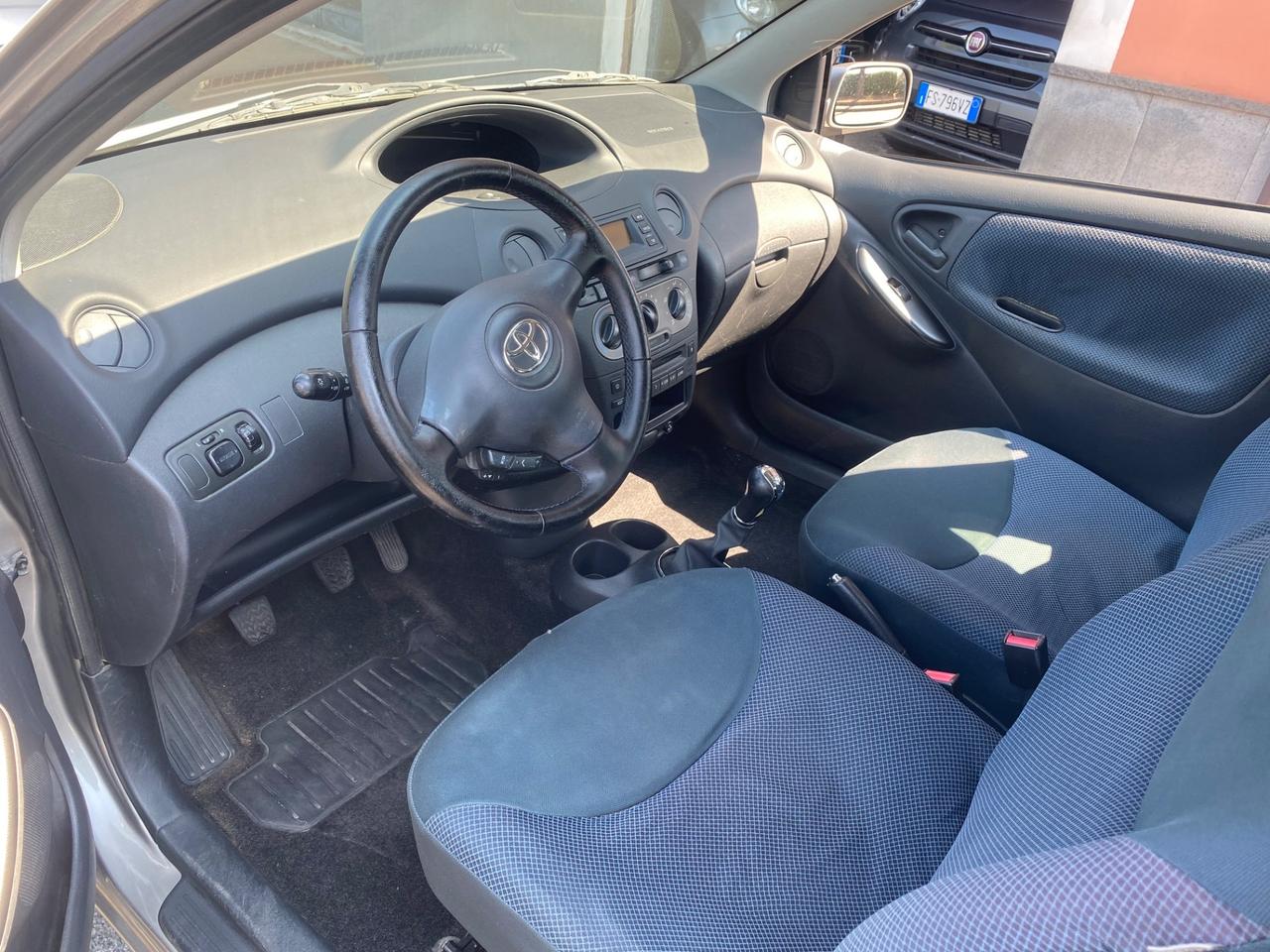 Toyota Yaris 1.0i 16V cat 3 porte Sol